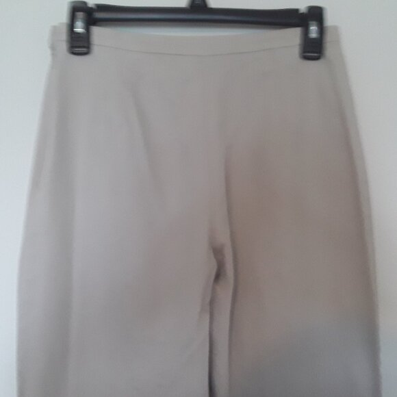 Ladies Tribella Sport Light Tan sSize 4 Jeggings w/Flat Front - Picture 2 of 6